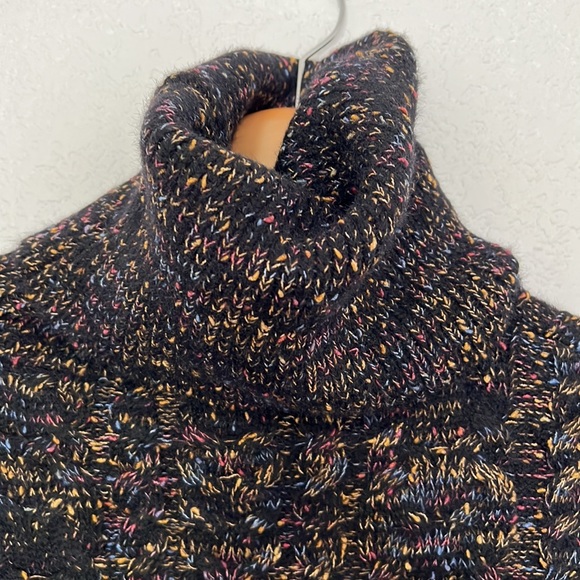 Zara Crop Knit Turtle Neck Sweater - Picture 3 of 5